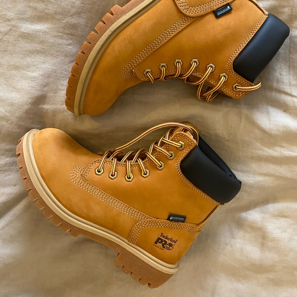 Timberland Pro Direct Attach 6” women’s boot, 6.5